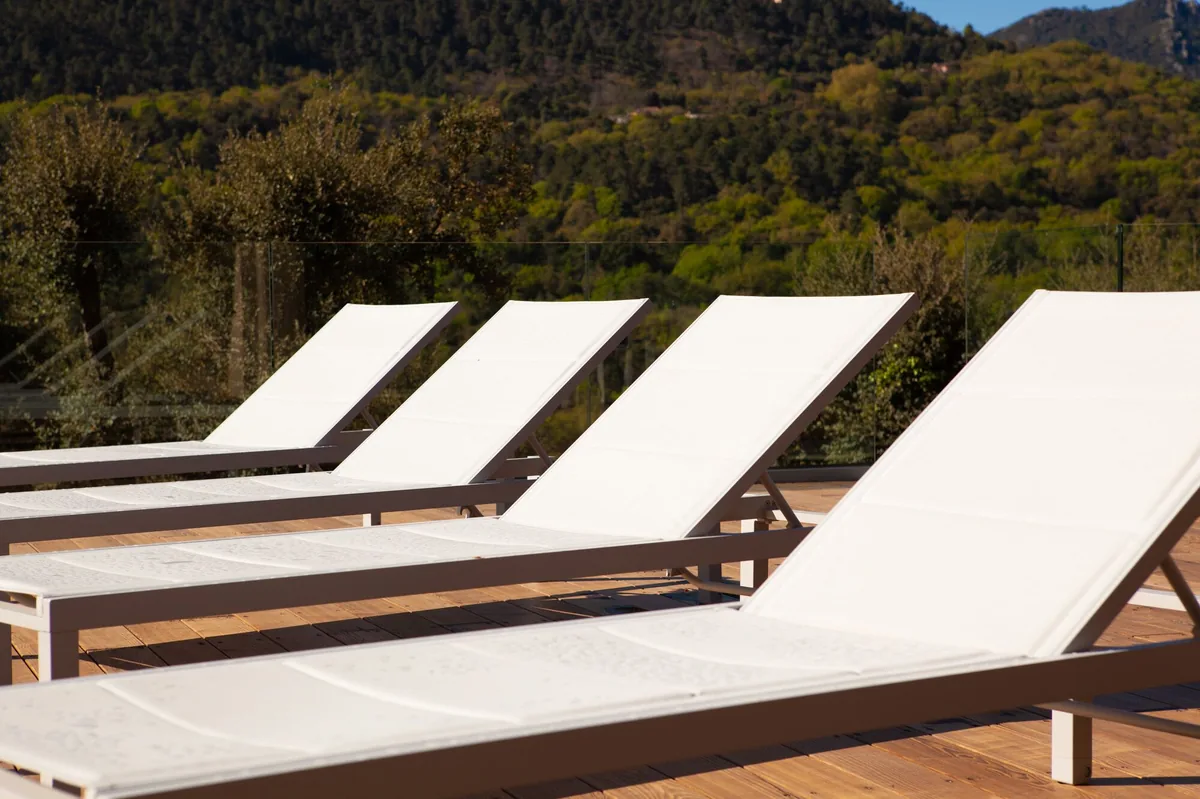 Terrasse extérieure avec mobilier de jardin — Villa Corian